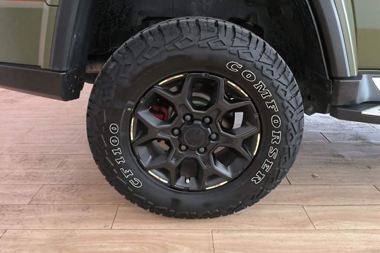 Used BAIC Off-Road BJ40 2021 2.0D Automatic Four-Wheel Drive Blade Hero Edition Adventurer Type Right Rear Wheel Hub