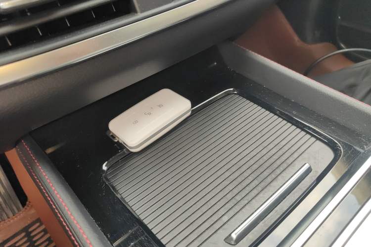 Used BYD Tang New Energy 2018 DM 2.0T All-Wheel Drive Smart Connectivity Luxury Model 7 Seats China V Emission Standard Interior 1