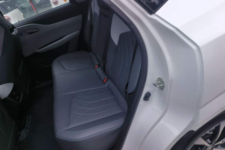 Used Changan UNI-Z New Energy 2024 Blue Whale Smart Electric iDD 125km Excellence Model