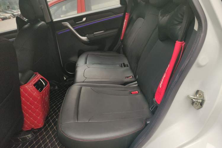 Used Haval M6 2019 1.5T DCT Two-Wheel Drive Elite Version China VI Standard Left Rear Seat