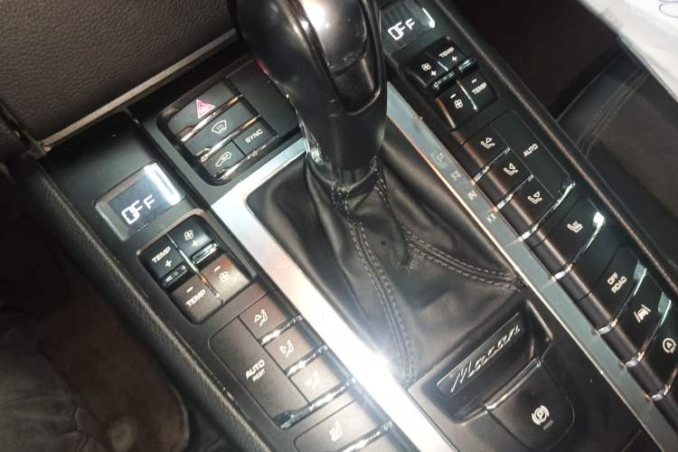 Used Porsche Macan 2017 Macan 2.0T Gear Lever