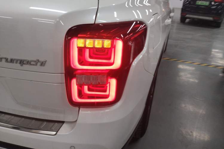 Used GAC Trumpchi GS8 2017 320T Two-Wheel Drive Luxury Smart Connectivity Version (7 Seats)