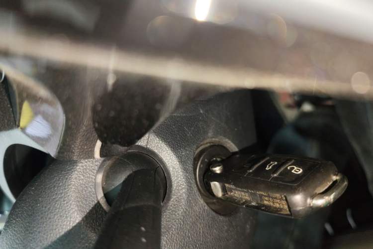 Used Volkswagen up! 2015 1.0L go high!
