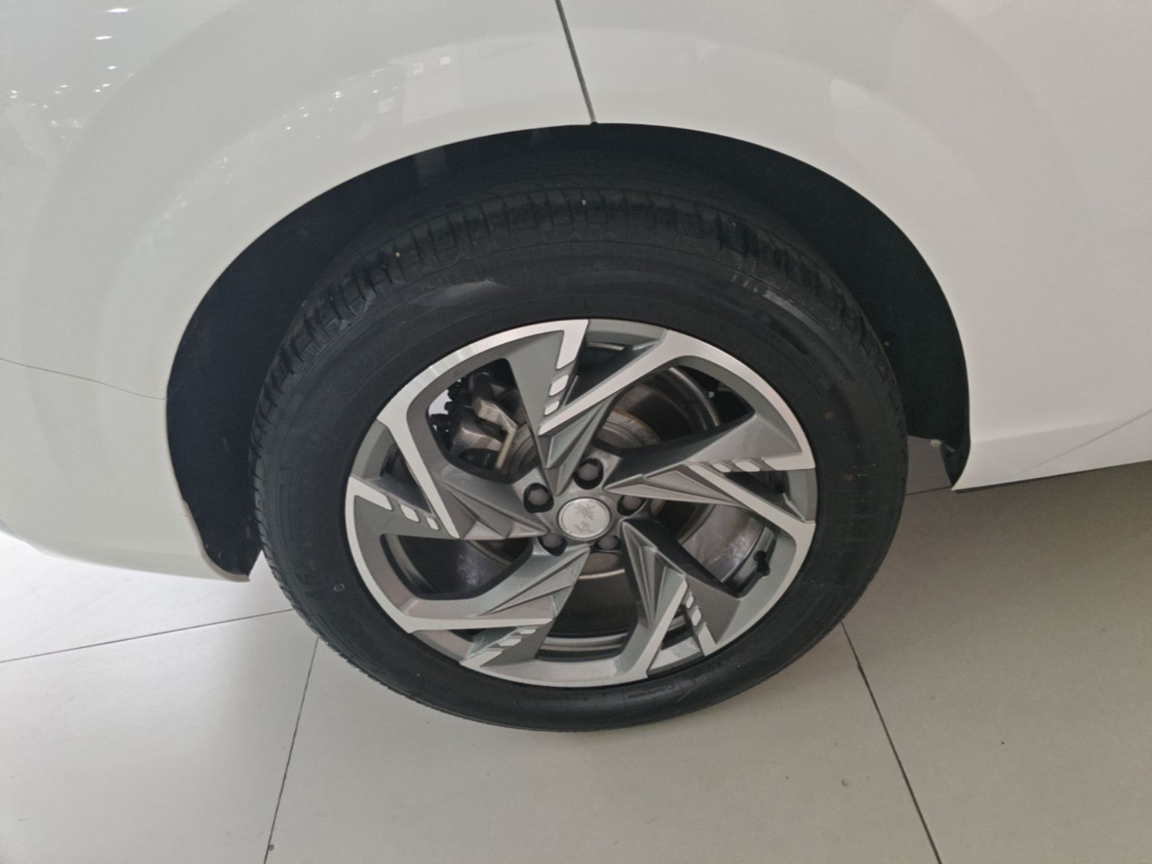 Hongqi HS3 PHEV 2024 PHEV 115km Jingwei Edition — снимка 11