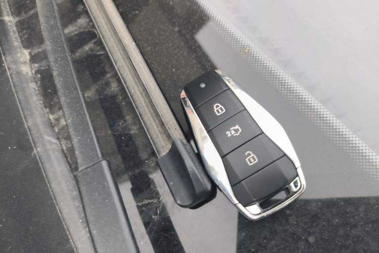 Used JAC X8 E 2024 Joyful Edition 7-Seater
