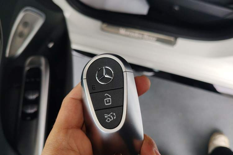 Used Mercedes-Benz C-Class 2025 C 260 L Obsidian Night Sport Edition Vehicle Key