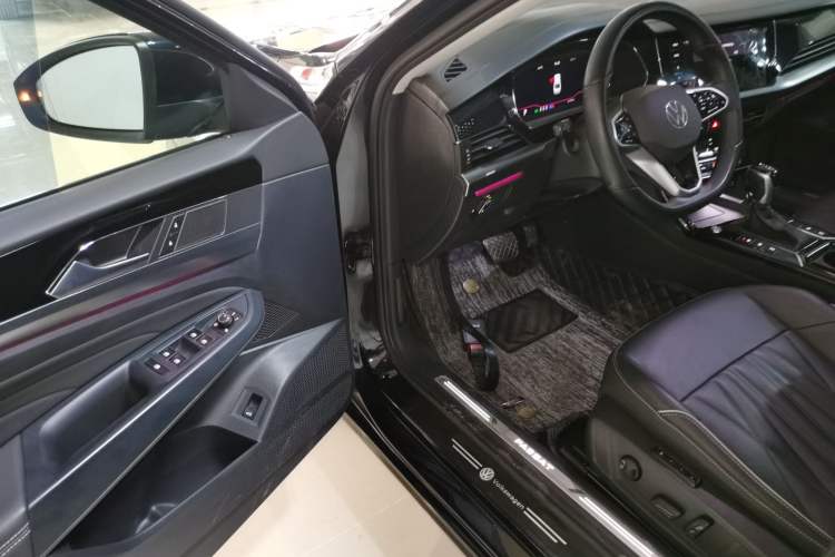 Used Volkswagen Passat 2023 Facelift 330TSI Luxury Edition