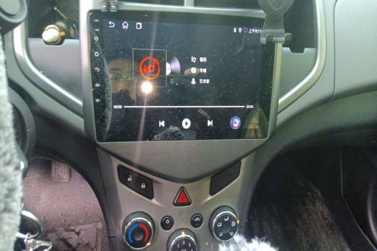 Used Chevrolet Aveo Sonic 2011 Sedan 1.4L Manual Transmission SE