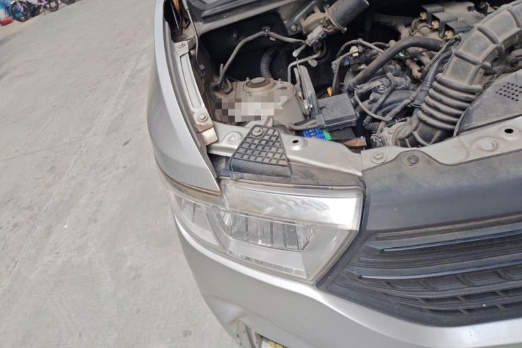 Used Wuling Hongguang V 2019 1.5L Jingqu Version L2B Right Front Headlight