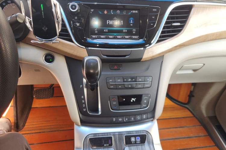 Used Buick GL8 2017 ES 28T Comfort Model China V Standard
