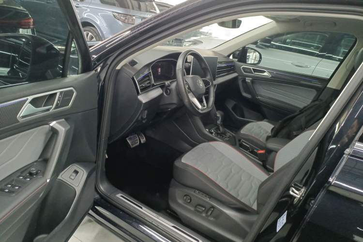 Used Volkswagen Tiguan L 2023 Restyled 330TSI Automatic Two-Wheel Drive R-Line Flagship Edition
