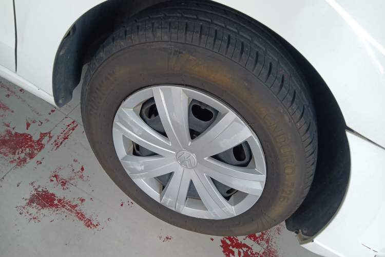 Used Volkswagen Jetta 2017 1.5L Automatic Fashion Model Right Front Wheel Hub