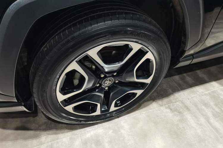 Used Toyota RAV4 2020 2.0L CVT Two-Wheel Drive Prestige Edition