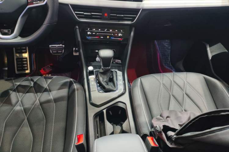 Used Volkswagen Tiguan L 2023 330TSI Automatic Two-Wheel Drive R-Line Enjoyment Edition Gear Lever