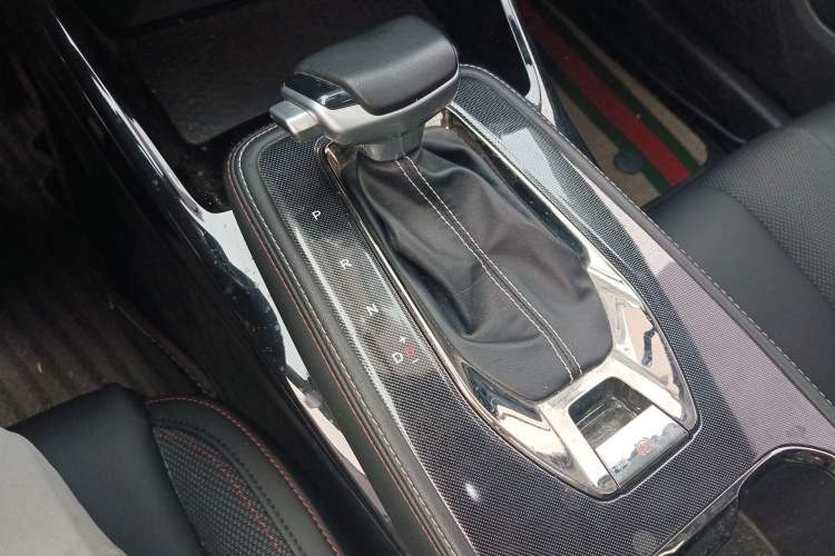 Used CHANGAN OSHAN X5 2021 1.6L CVT Luxury Model Gear Lever