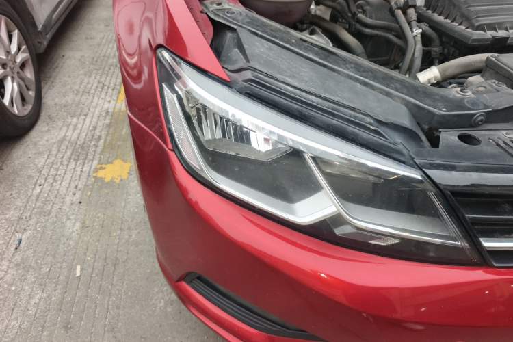 Used Volkswagen Lamando 2018 280TSI DSG Comfort Edition Right Front Headlight