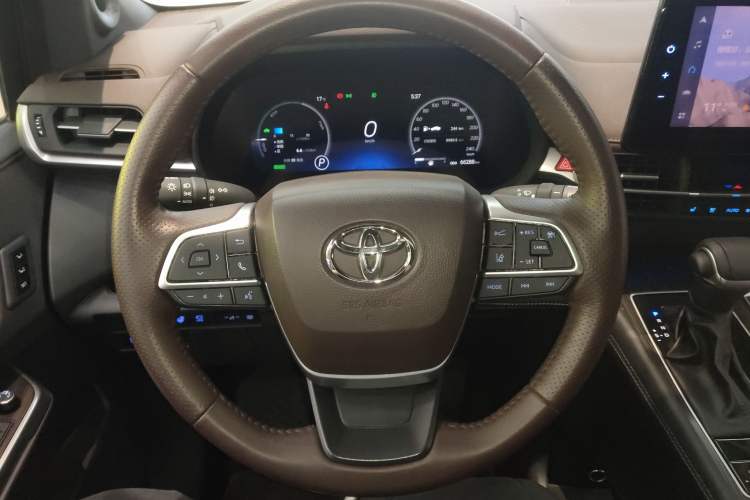 Used Toyota Sienna 2021 2.5L Hybrid Platinum Edition
