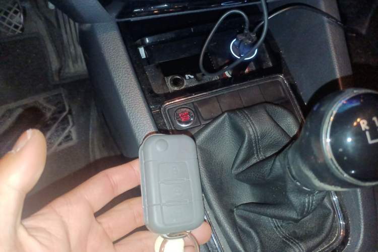 Used Volkswagen Sagitar 2017 1.6L Manual Comfort Model Vehicle Key