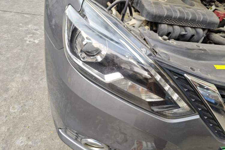 Used Nissan Sylphy 2019 1.6XV CVT Smart Connect Luxury Edition China VI Standard Right Front Headlight