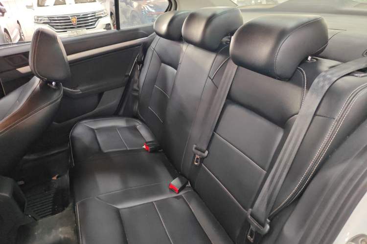 Used Volkswagen Lavida 2017 1.6L Manual Fashion Edition