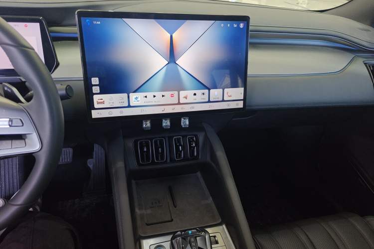 Used BYD Song L EV 2025 Intelligent Driving Version 662 km LiDAR Excellence Edition Audio And AC Panel