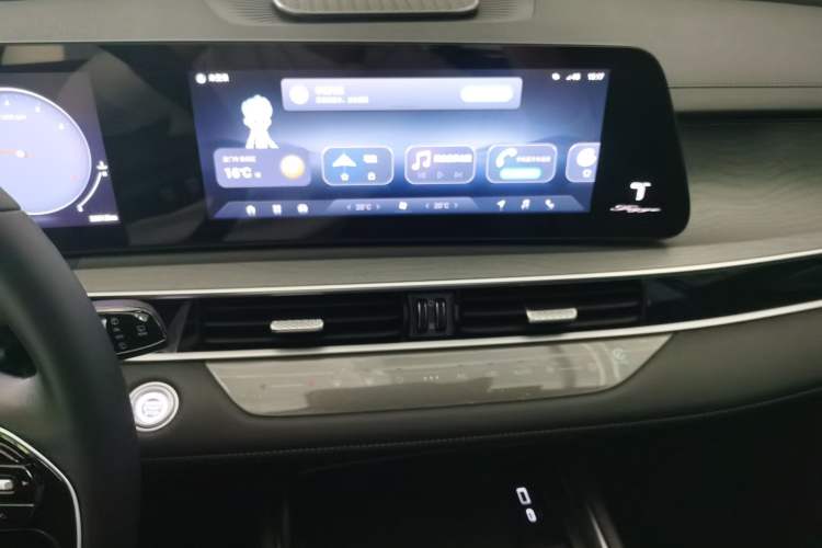 Used Chery Tiggo 8 PRO 2024 Champion Edition 290T Two-Wheel Drive Shining Version 7 Seats
