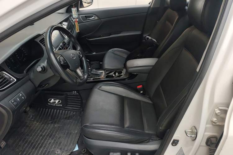 Used Hyundai Mistra 2014 1.8L Automatic Deluxe DLX Model Left Front Seat