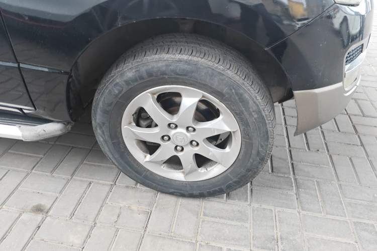 Used Leopaard Feiting 2010 Fashion Edition 1.5L Two-Wheel Drive Comfort Version Right Front Wheel Hub