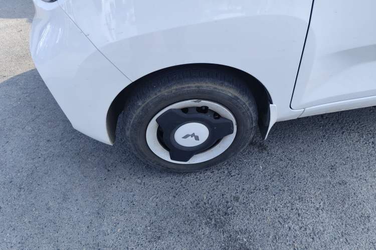 Used Wuling Hongguang MINIEV 2022 Easy Version Lithium Iron Phosphate Left Front Wheel Hub