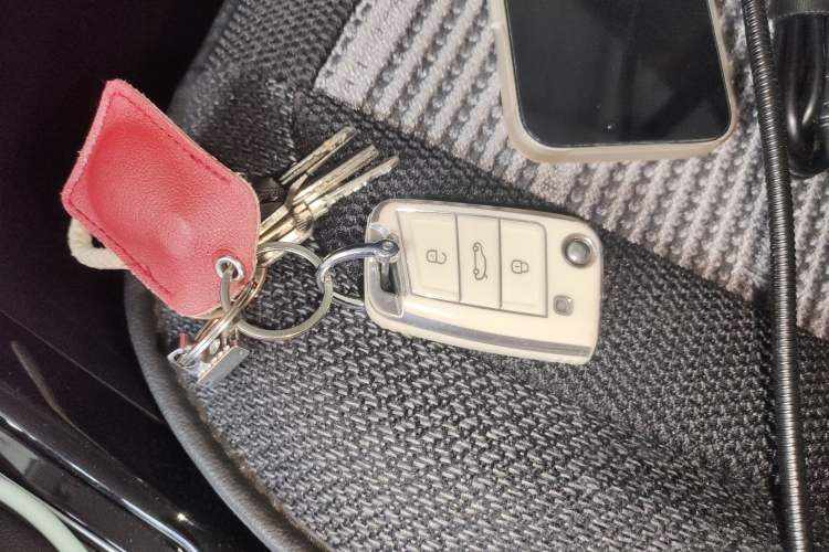 Used Volkswagen T-ROC 2021 280TSI DSG Two-Wheel Drive Comfort Connect Edition