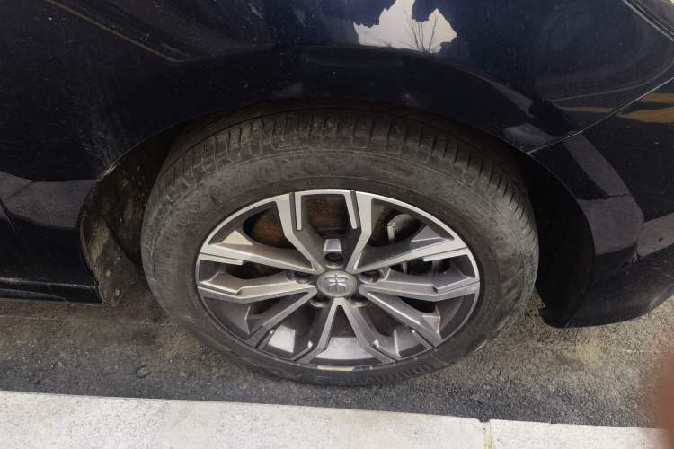 Used BYD Song MAX 2019 1.5T Automatic Smart Connect Prestige Model 6 Seats China VI Standard Right Front Wheel Hub