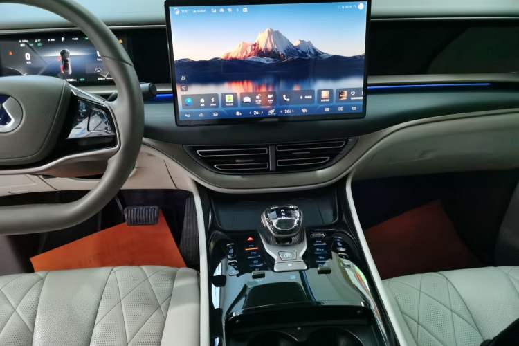 Used Denza D9 2022 DM-i 970 Four-Wheel Drive Flagship Model