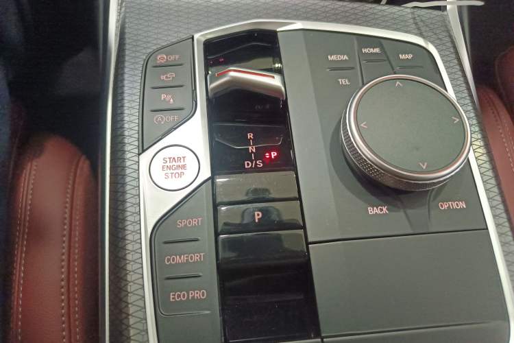 Used BMW 3 Series 2025 330Li M Sport Shadowline Package Gear Lever