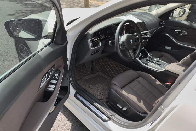 Used BMW 3 Series 2020 Facelifted 325i M Sport Package Driver Seat