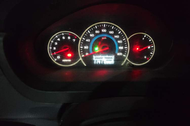 Used Wuling Rongguang V 2015 1.2L Base Version
