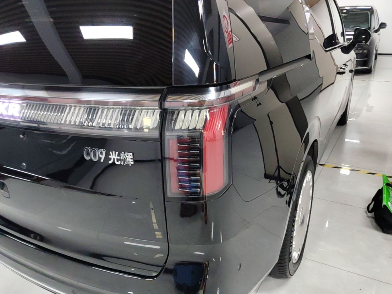 Zeekr 009 2024 GAC Trumpchi — снимка 9