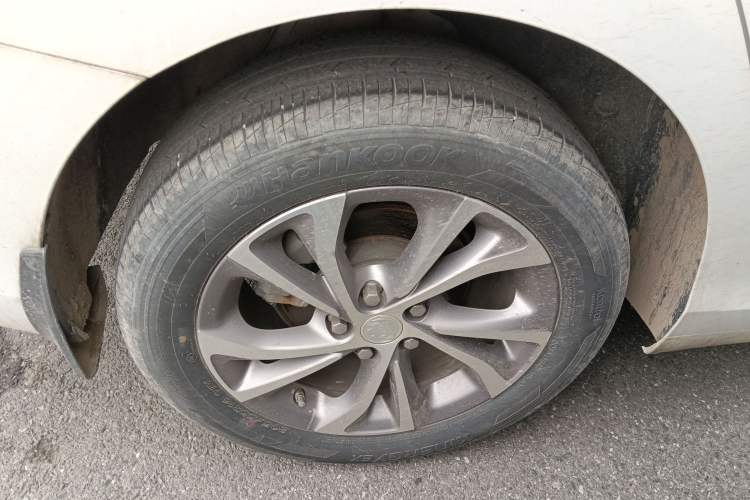 Used Buick Verano 2023 Pro Enjoyment Edition Right Rear Wheel Hub