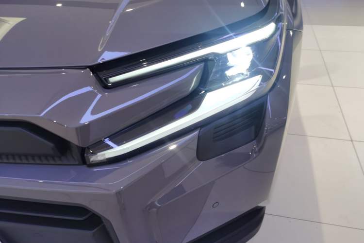 Used Toyota RAV4 2026 Model Dual-Engine 2.0L Two-Wheel Drive Luxury Edition