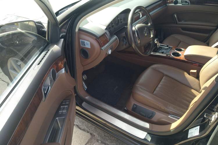 Used Volkswagen Phaeton 2014 3.0L Business Model