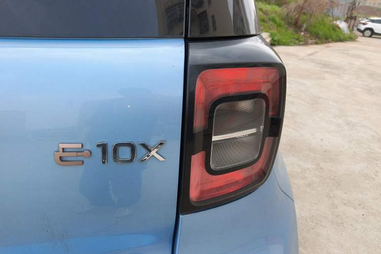 Used SOL E10X 2021 302 km Range Fashion Edition 31.4 kWh