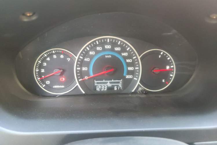 Used Wuling Rongguang V 2015 1.5L Base Version
