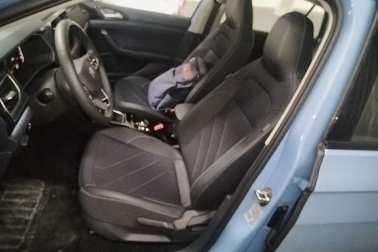 Used Volkswagen Tharu 2025 NewRui 300TSI Prestige Edition
