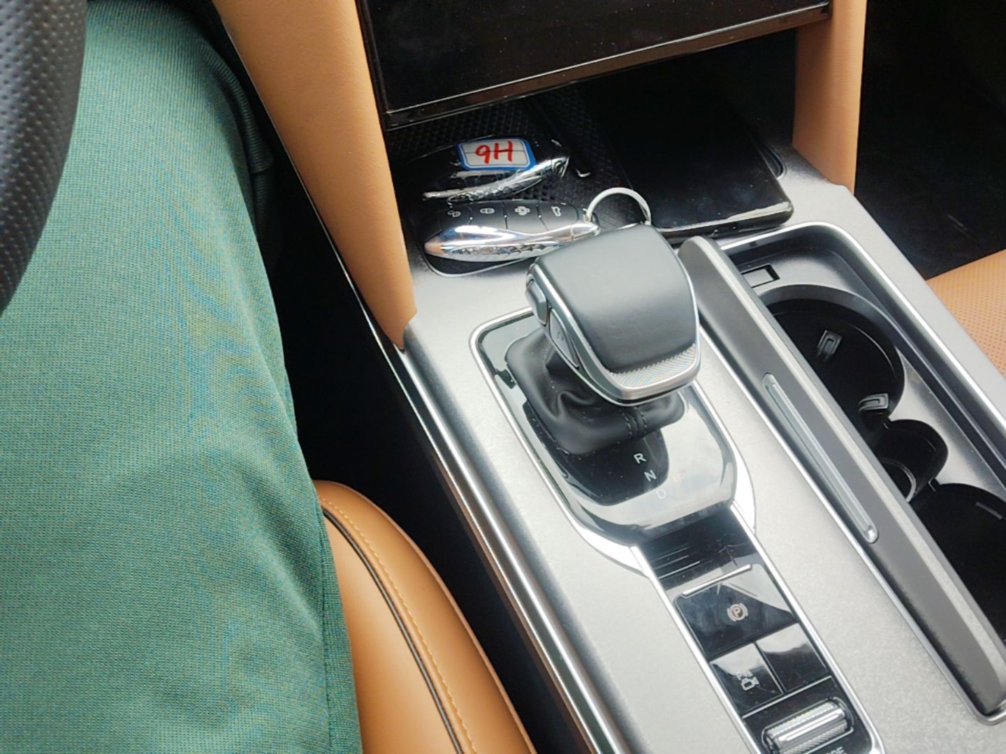 Hongqi HS7 PHEV 2025 Model 2.0T PHEV Four-Wheel Drive 2 Million Units Commemorative Edition 6-Seater — снимка 16