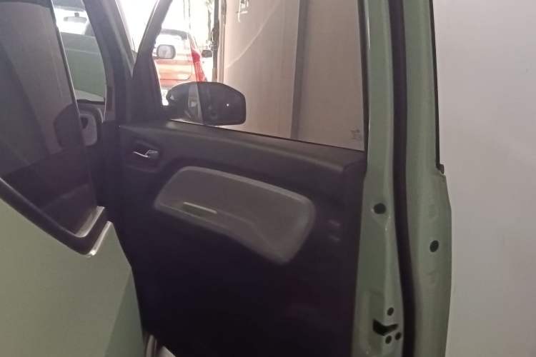 Used Wuling Hongguang MINIEV 2021 Macaron Premium Model – Lithium Iron Phosphate