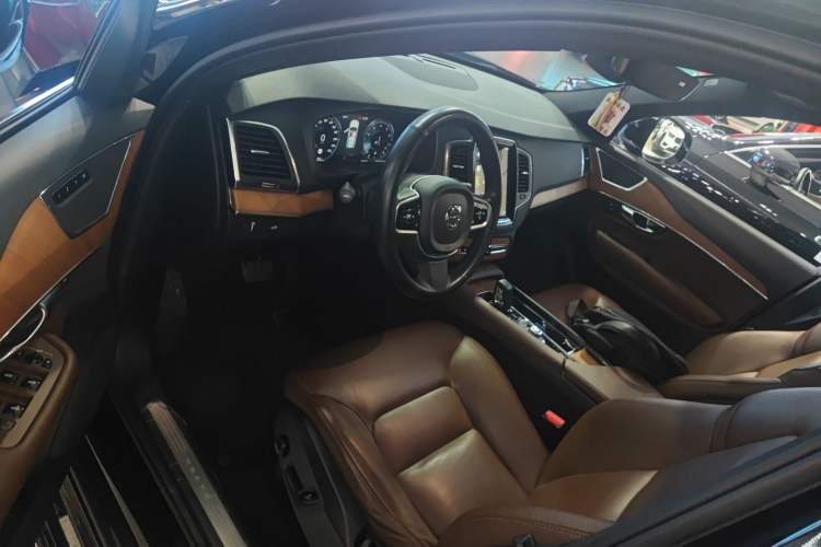 Used Volvo XC90 2021 B5 SmartDrive Luxury Edition 7 Seats
