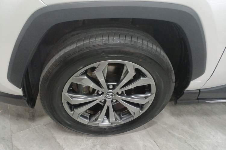 Used Toyota RAV4 2023 2.0L CVT Two-Wheel Drive Fashion Plus Edition
