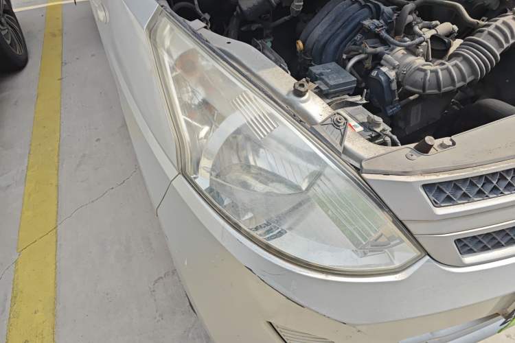 Used Wuling Rongguang V 2016 1.2L Practical Version Right Front Headlight