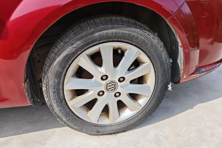 Used Buick Excelle 2011 1.6 LE-AT Right Front Wheel Hub