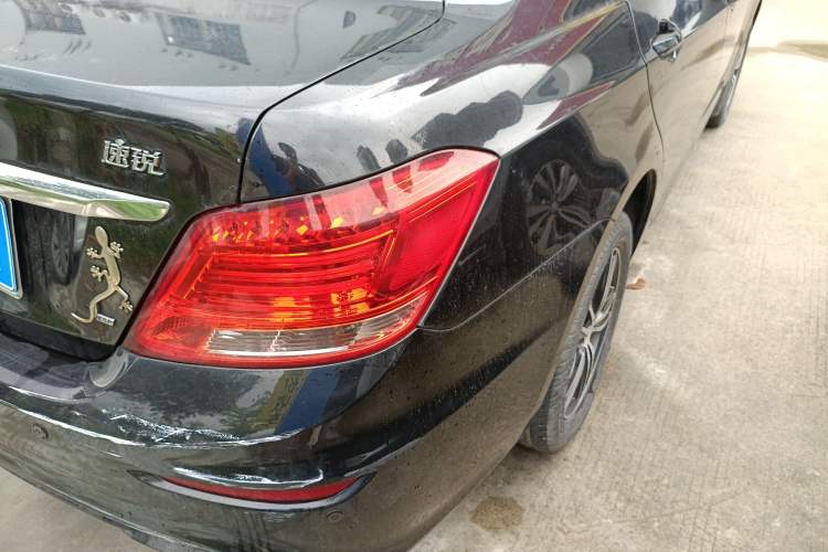 Used BYD Surui 2015 Revised Version 1.5L Manual Luxury Edition
