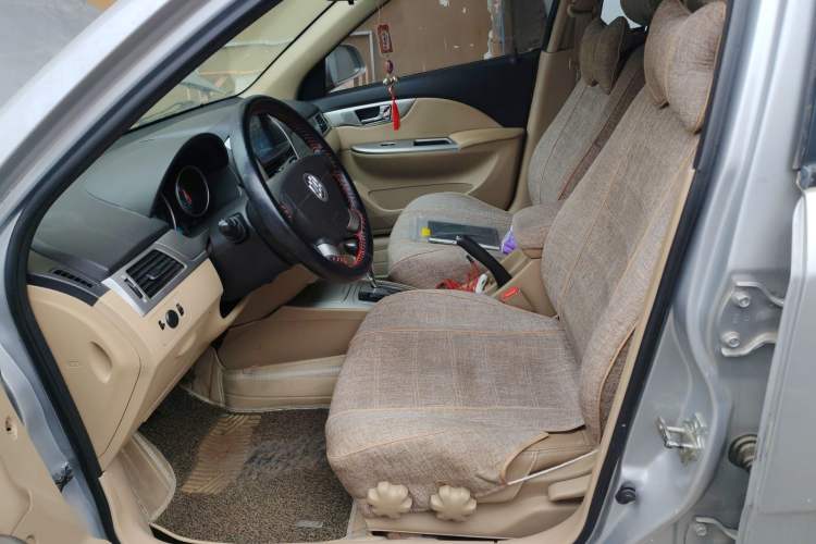 Used Buick Excelle 2013 1.5L Automatic Classic Model
